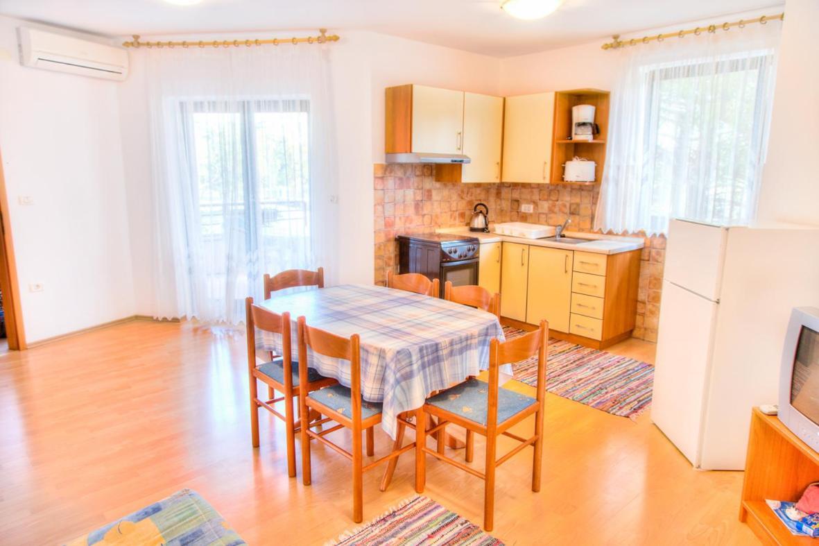 Apartment Josip 2011 Fažana Esterno foto