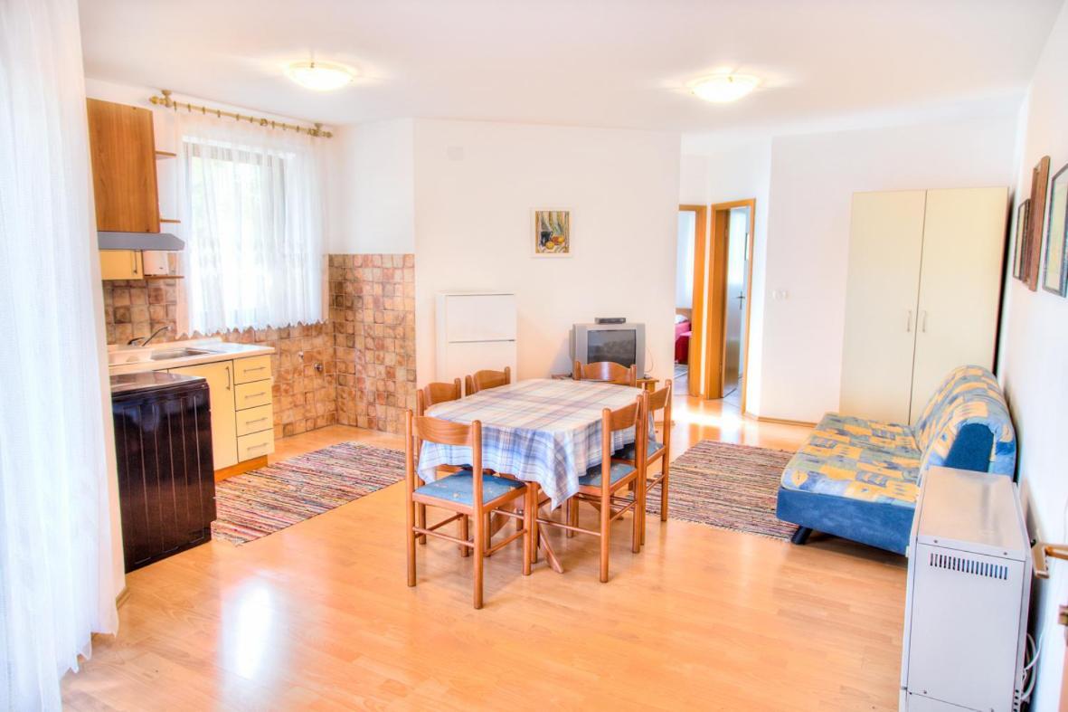Apartment Josip 2011 Fažana Esterno foto